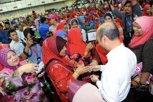 PK09_04102013_UMNO