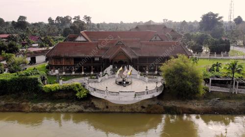 KOMPLEKS SEJARAH PASIR SALAK