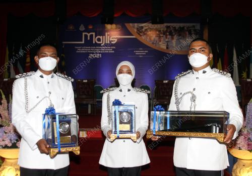 DATUK MIOR FARIDALATHRASH WAHID