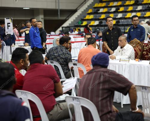 DATUK SERI SAARANI MOHAMAD 