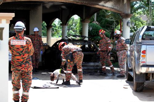 KERETA DIBAKAR