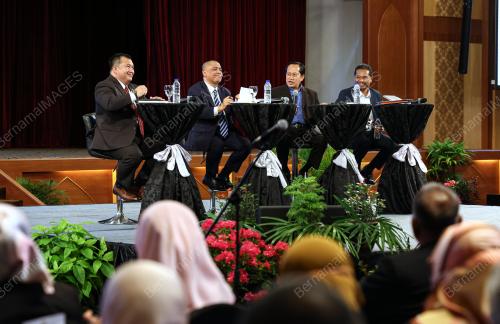 DATUK SERI AHMAD MASLAN