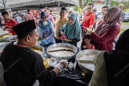 KUIH TALAM EMPAT DEKAD
