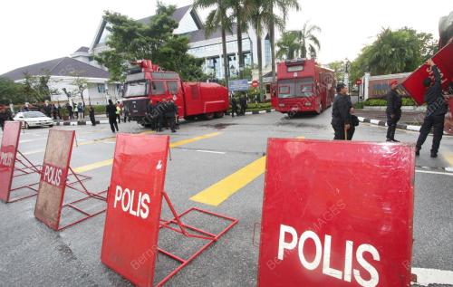 BANGUNAN PERAK DARUL RIDZUAN