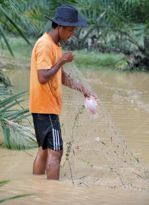 PK09_13042012_BANJIR