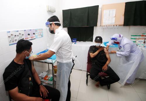 PEMBUKAAN PUSAT PEMBERIAN VAKSIN KLINIK BRIGED UTARA