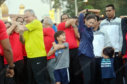PK09_13112016_LARIAN
