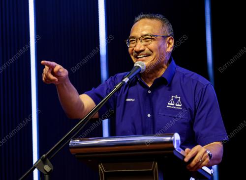 DATUK SERI HISHAMUDDIN TUN HUSSEIN