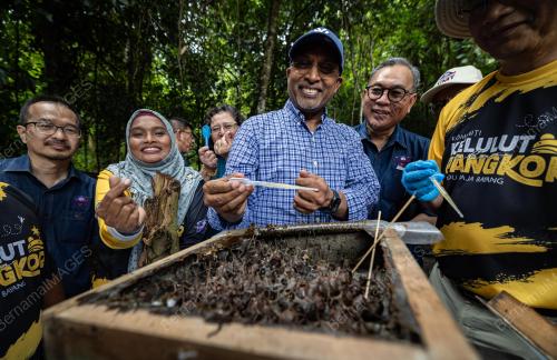 DATUK SERI DR ZAMBRY ABDUL KADIR