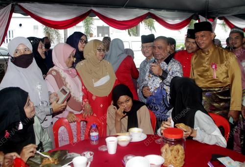 DATUK SERI SAARANI MOHAMAD