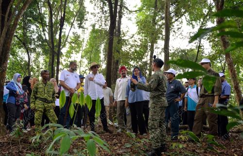 PK09_17032017_NAZRI