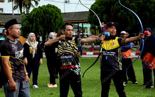 MOHD AZLAN HELMI