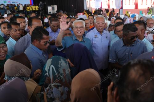 DATUK SERI ISMAIL SABRI YAAKOB