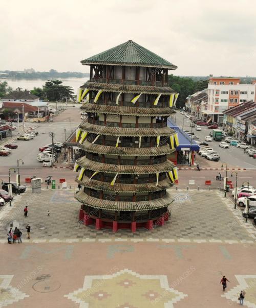 MENARA CONDONG TELUK INTAN