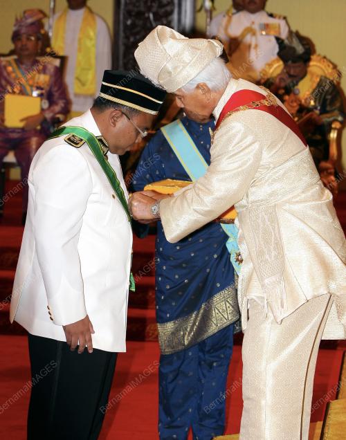 SULTAN AZLAN SHAH