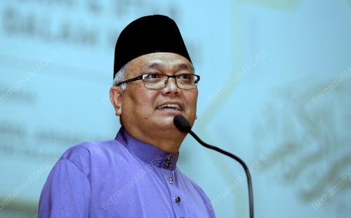 DATUK SERI DR SHAMSUL ANUAR NASARAH