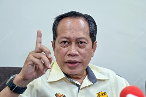 DATUK SERI DR AHMAD MASLAN