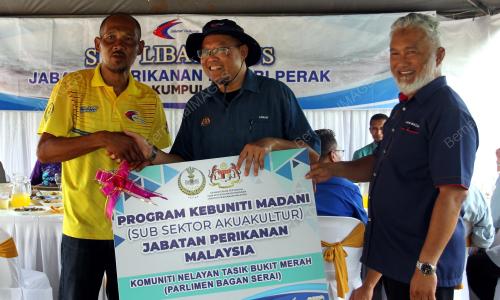 DATUK ADNAN HUSSAIN