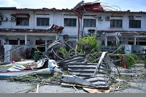 RUMAH MANGSA RIBUT DI BERCHAM