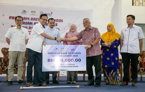 DATUK DR ASYRAF WAJDI DUSUKI