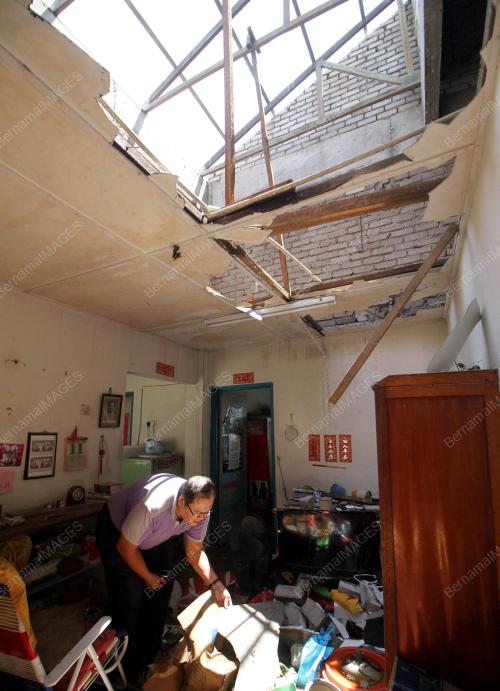 RUMAH ROSAK AKIBAT ANGIN RIBUT