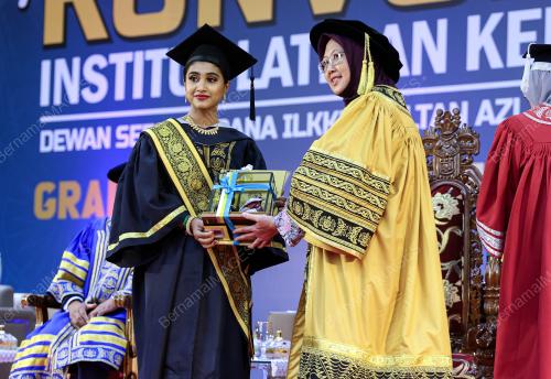 DR ZALIHA MUSTAFA