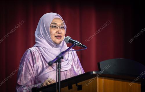 DATUK NOR YAHATI AWANG