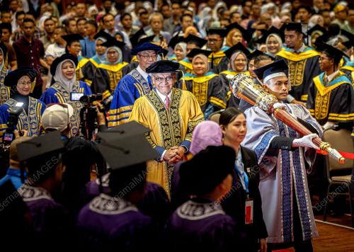 DATUK SERI DR. DZULKEFLY AHMAD