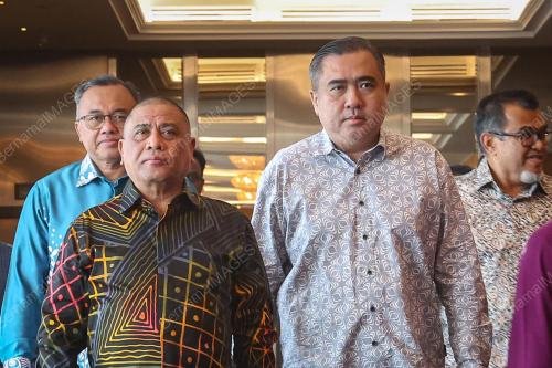 DATUK SERI SAARANI MOHAMAD