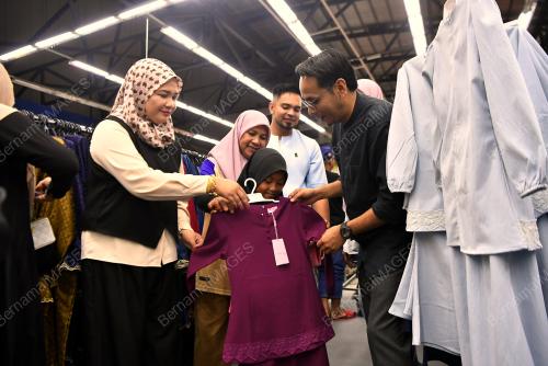 MOHD AZLAN HELMI
