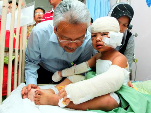 DATUK SERI HUSNI HANADZLAH