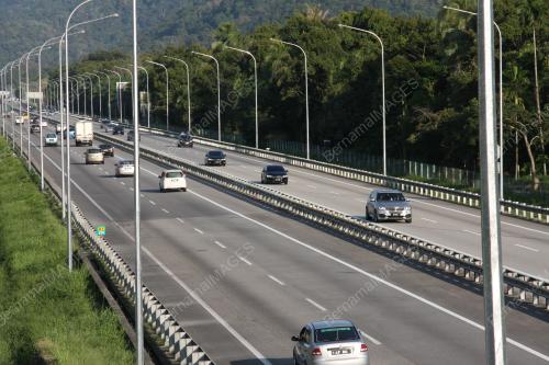 LEBUH RAYA UTARA-SELATAN DI CHANGKAT JERING