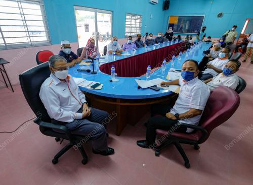 DATUK SERI MUSTAPA MOHAMED