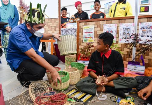 DATUK DR RADZI JIDIN