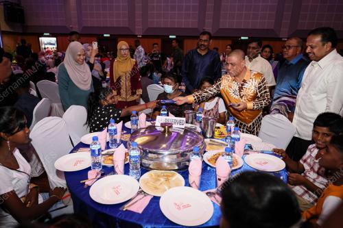 DATUK SERI SAARANI MOHAMAD