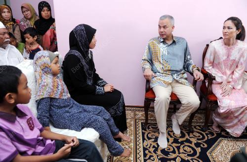 PK09_26082013_NAZRIN_ZIARAH
