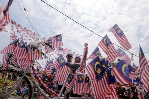 PK09_27082015_BENDERA