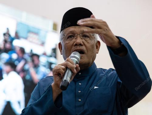 DATUK SERI HAMZAH ZAINUDIN