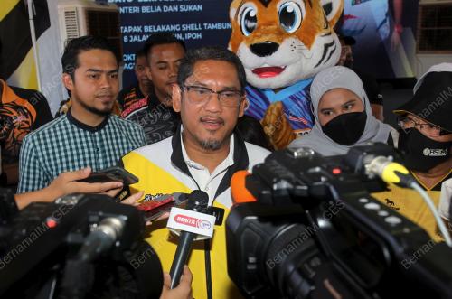 DATUK SERI AHMAD FAIZAL AZUMU