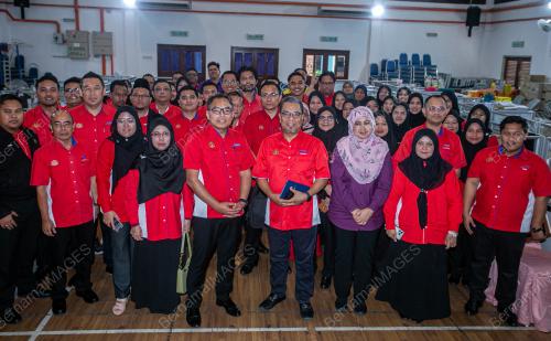 DATUK MOHD HANAFIAH MAN