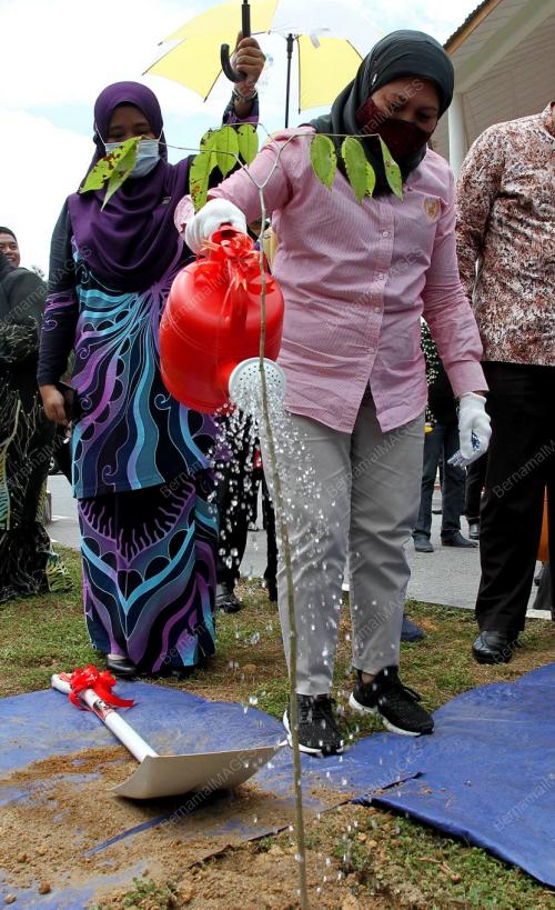 DATUK SERI NANCY SHUKRI