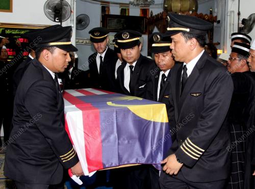 PK10_02092014_MH17