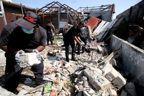 FRU MEMBERSIHKAN RUMAH DIPUKUL RIBUT