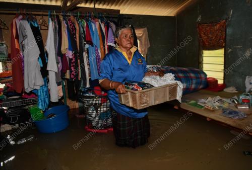 TINJAUAN BANJIR DI TELUK INTAN