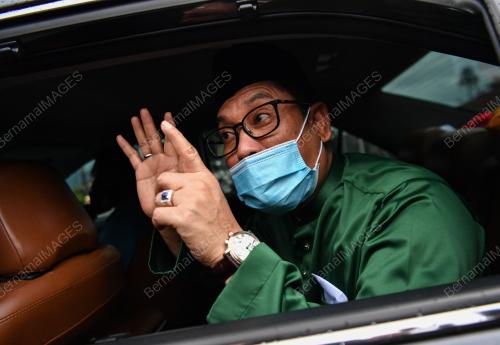 DATUK SERI AHMAD FAIZAL AZUMU