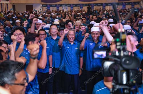 TAN SRI MUHYIDDIN YASSIN