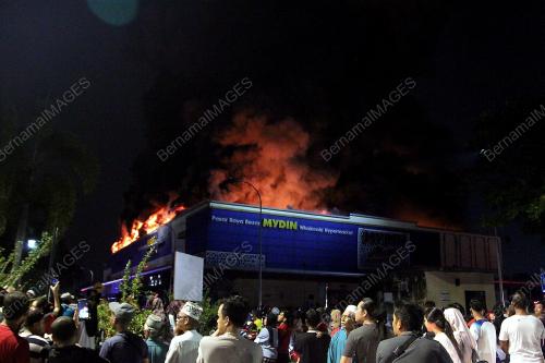 KEBAKARAN MYDIN