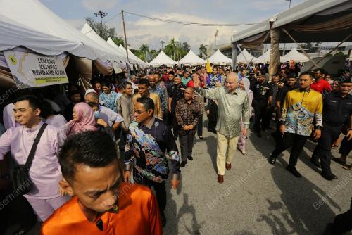 SULTAN PERAK SAMBUTAN JAMUAN HARI RAYA