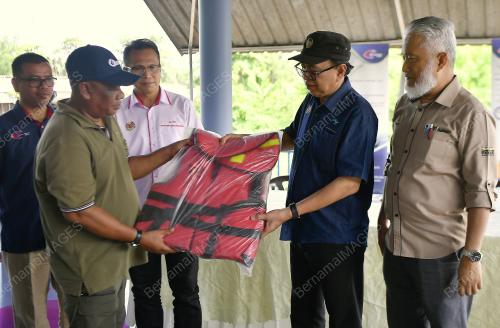TIMBALAN KP PERIKANAN BOHARI LENG