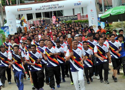 PK10_10072017_LARIAN_OBOR
